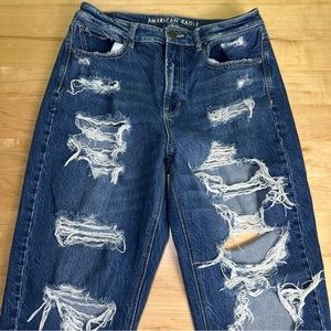 American Eagle comfort stretch waistband mom jean distressed size 10